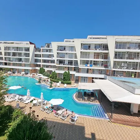 Grand Kamelia Sunny דירה *
